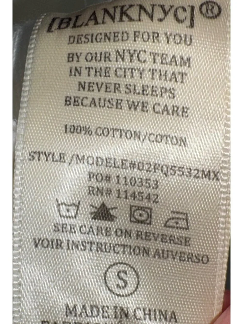 BLANKNYC Women’s Size Small Off-White Cotton Raw Hem Denim Trucker Jean Jacket